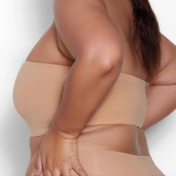 SKIMS Fits Everybody Bandeau Bra in Ochre - Picture 3 of 11